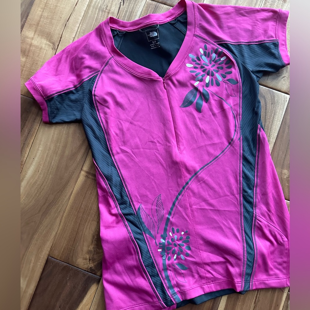 The North Face Mountain Biking, Tennis, Golf Shirt. Activewear.